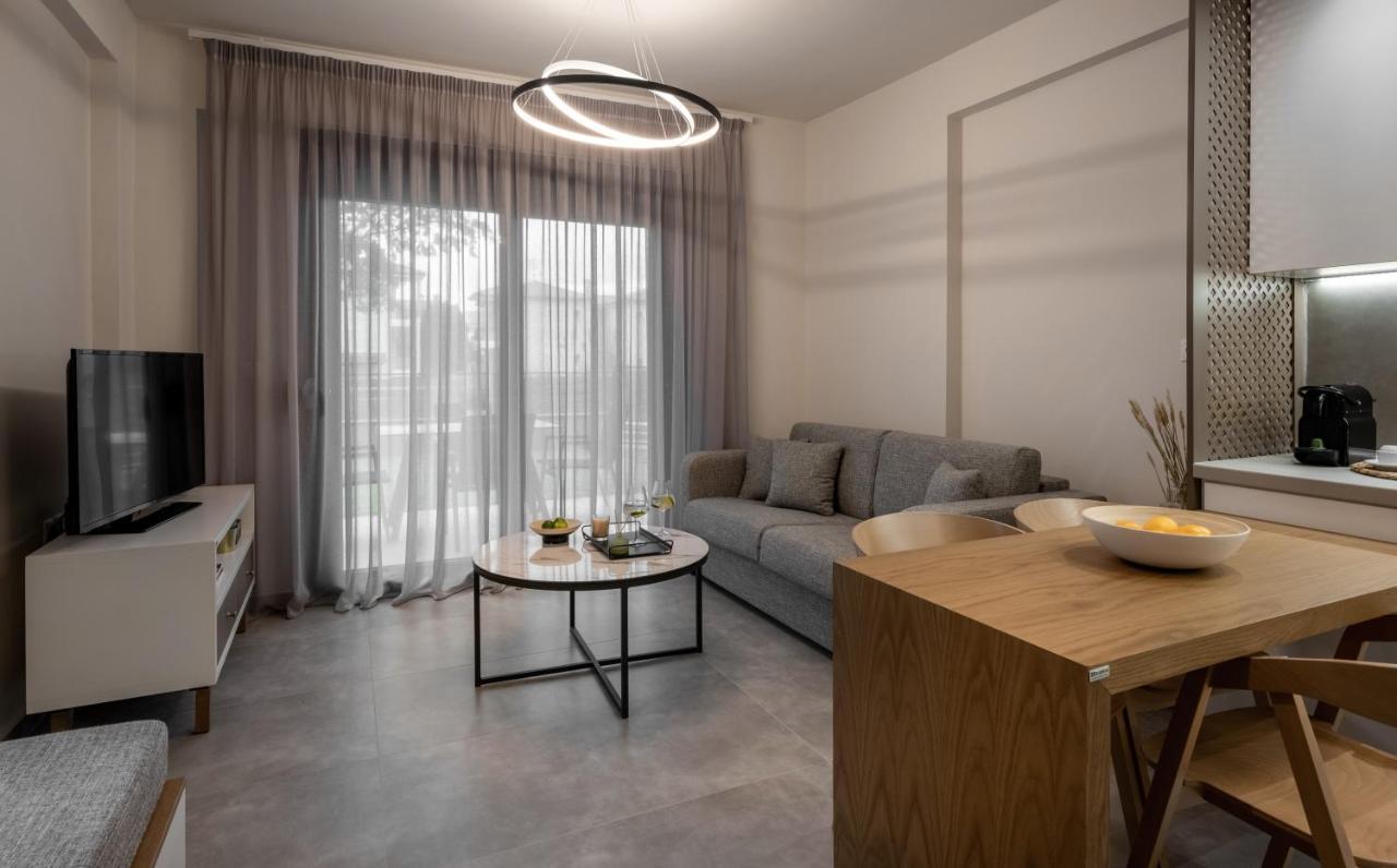 Iris Suites Nikiti エクステリア 写真