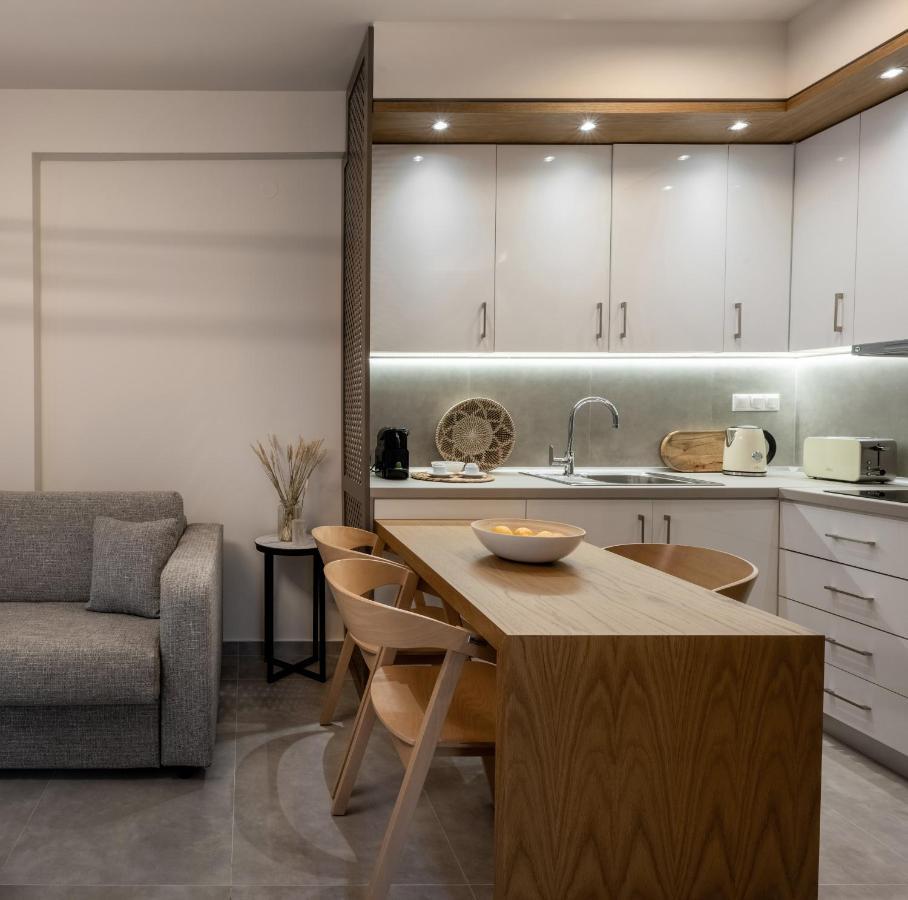Iris Suites Nikiti エクステリア 写真