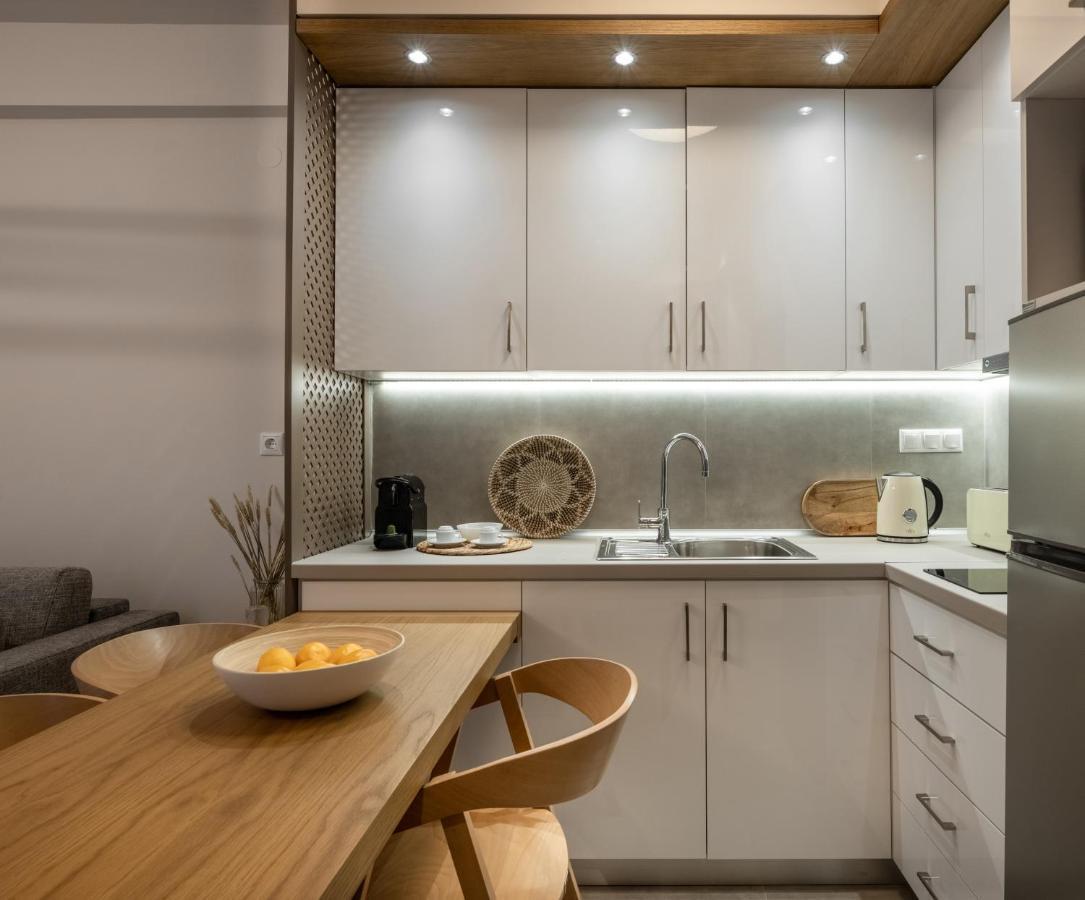 Iris Suites Nikiti エクステリア 写真