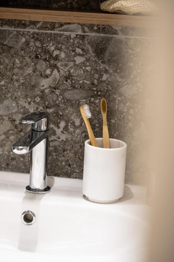 Iris Suites Nikiti エクステリア 写真