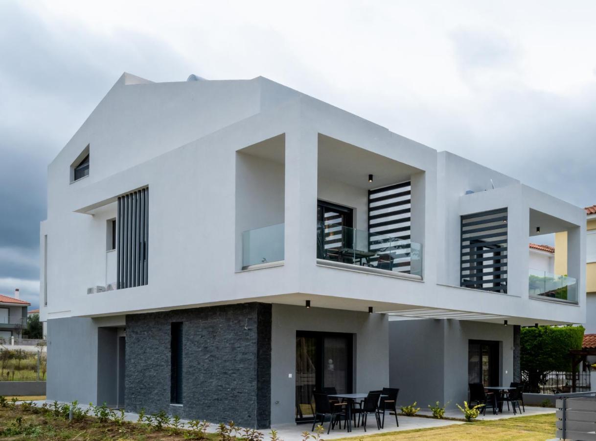 Iris Suites Nikiti エクステリア 写真