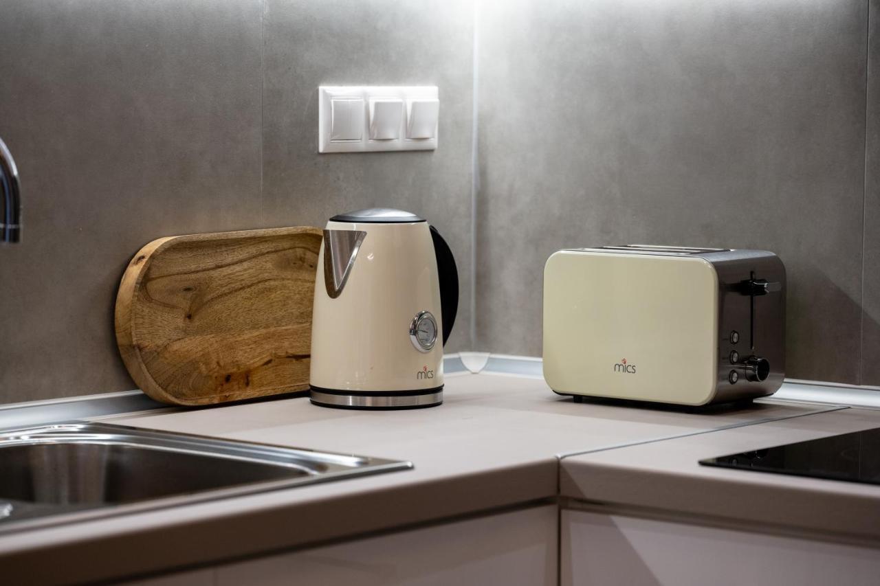Iris Suites Nikiti エクステリア 写真